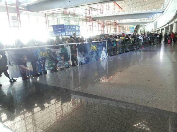 接机赤西仁　赤西仁　尖叫2016爱奇艺之夜　授賞　スピーチ　レッドカーペット　ライブ