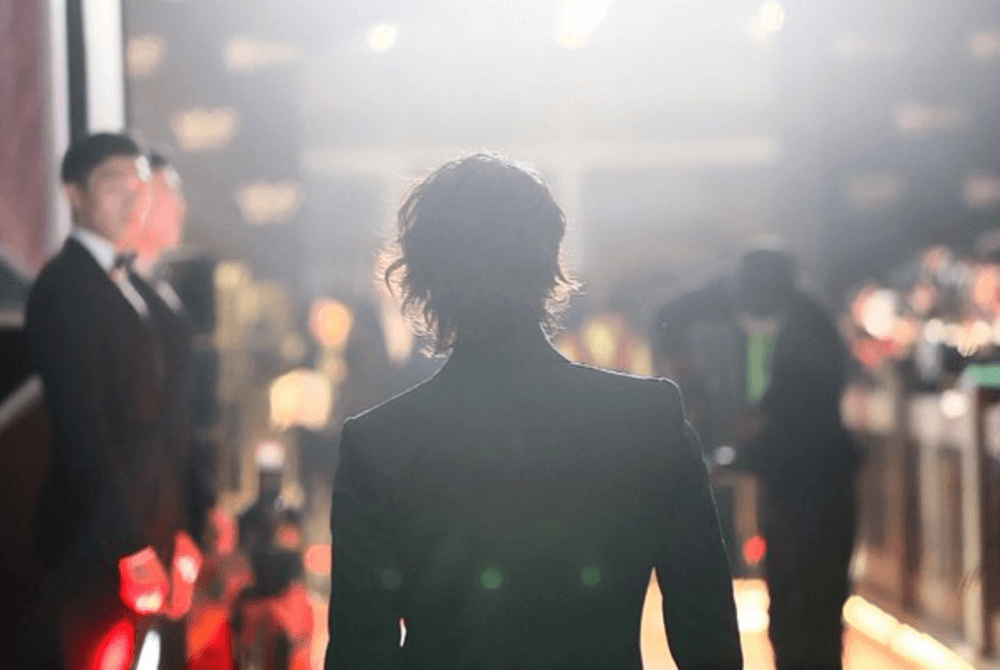 赤西仁　尖叫2016爱奇艺之夜　授賞　スピーチ　レッドカーペット　ライブ