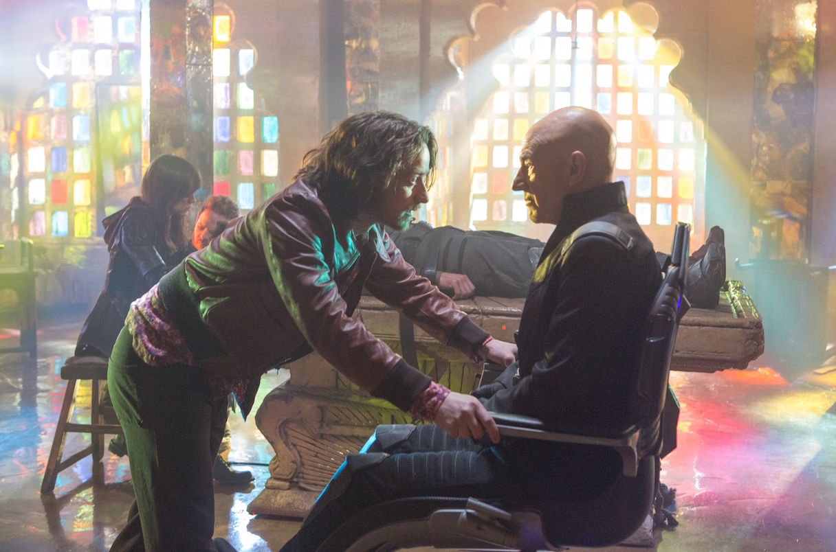 プロフェッサーXがフューチャー&パストで生き返っている場面