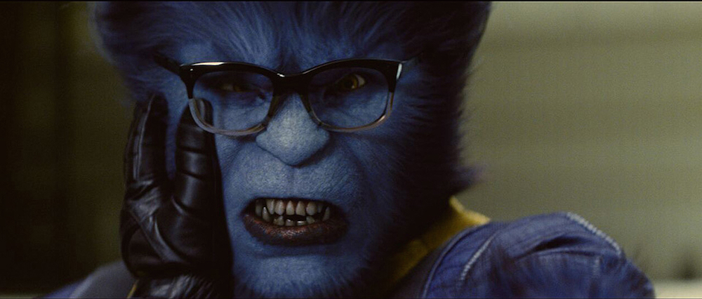 ニコラス・ホルトが演じるハンク・マッコイ博士/ビースト